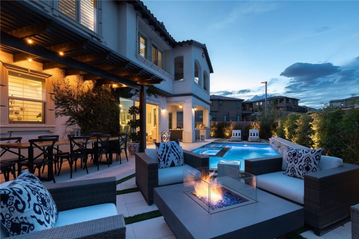 Commercial FF&E procurement — luxury furniture fixtures and equipment purchasing by Paradigm Purchasing